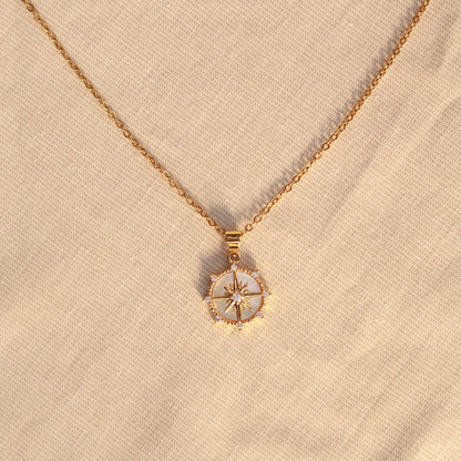 Stellar Dream | Halskette mit Emaille Anhänger | gold