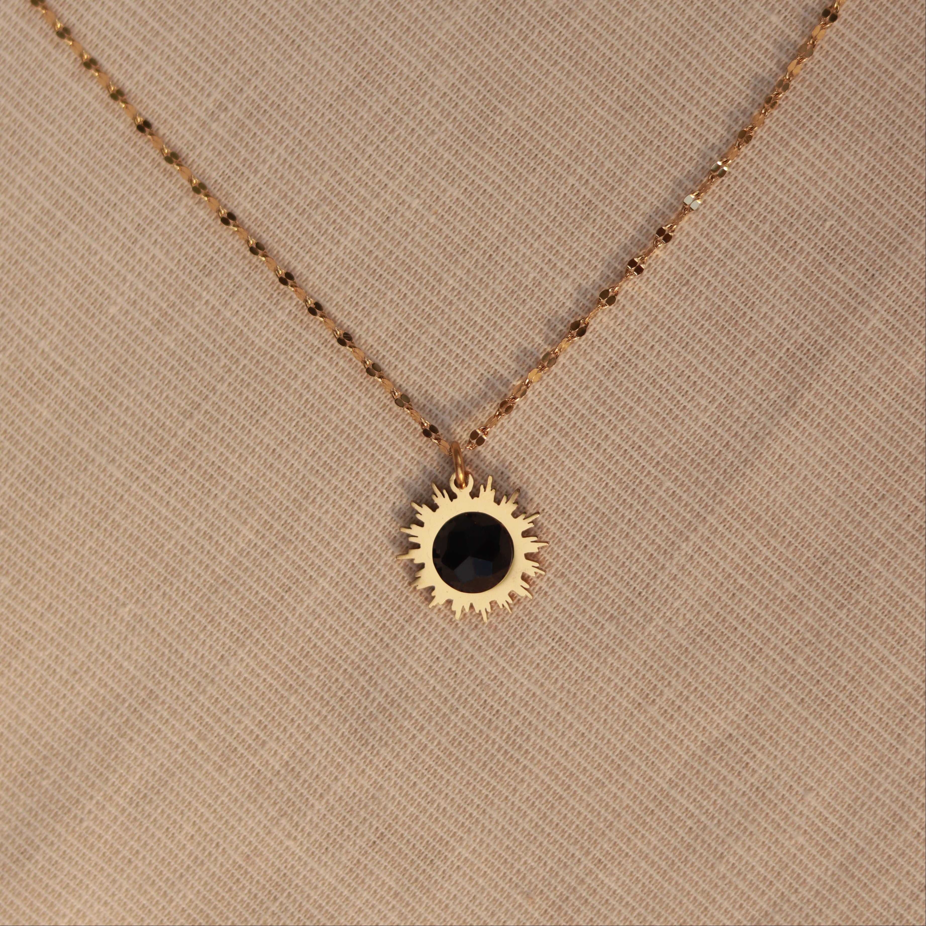 Eclipse Glow | Halskette mit Zirkon Anhänger | gold | schwarz