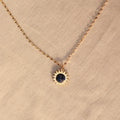 Solar Glow | Halskette mit Sodalith Naturstein Anhänger | gold | dunkelblau