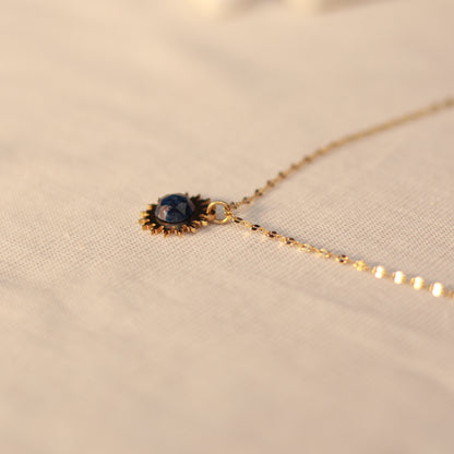 Solar Glow | Halskette mit blauem Lapislazuli Anhänger | gold | dunkelblau