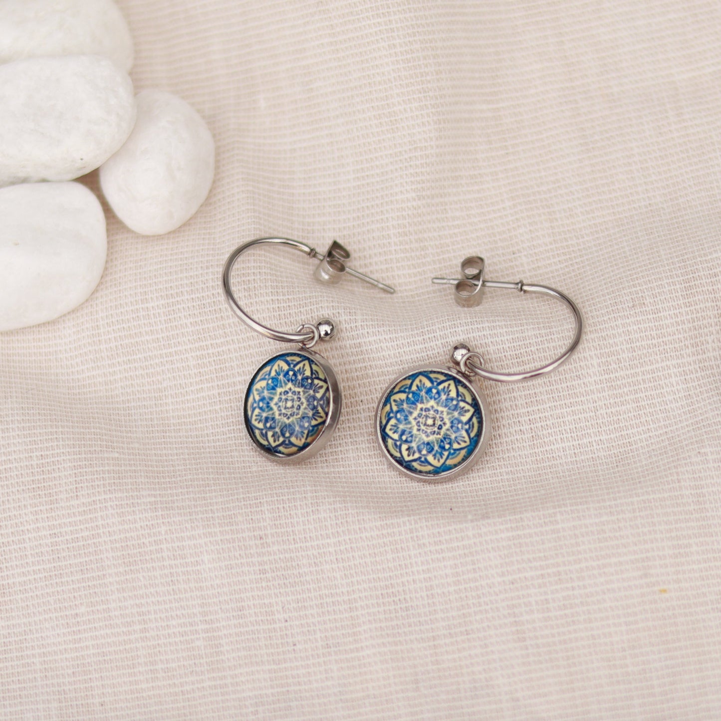 Mandala Charm | Creolen | Cabochon Anhänger | silber | blau