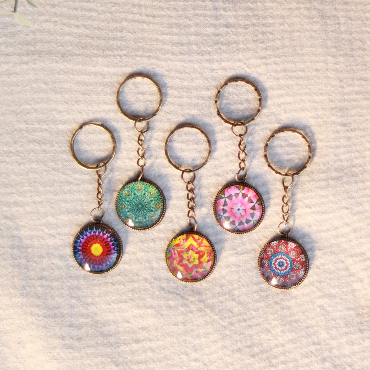 Bunte Schlüsselanhänger Mandala bronzefarbene Anhänger