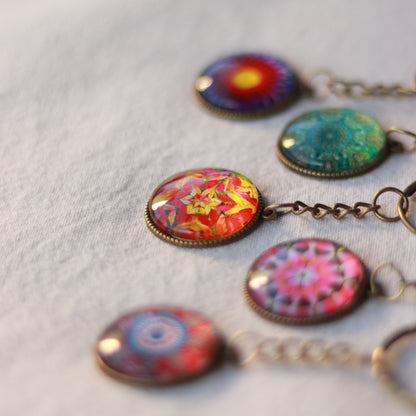 Bunte Schlüsselanhänger Mandala bronzefarbene Anhänger