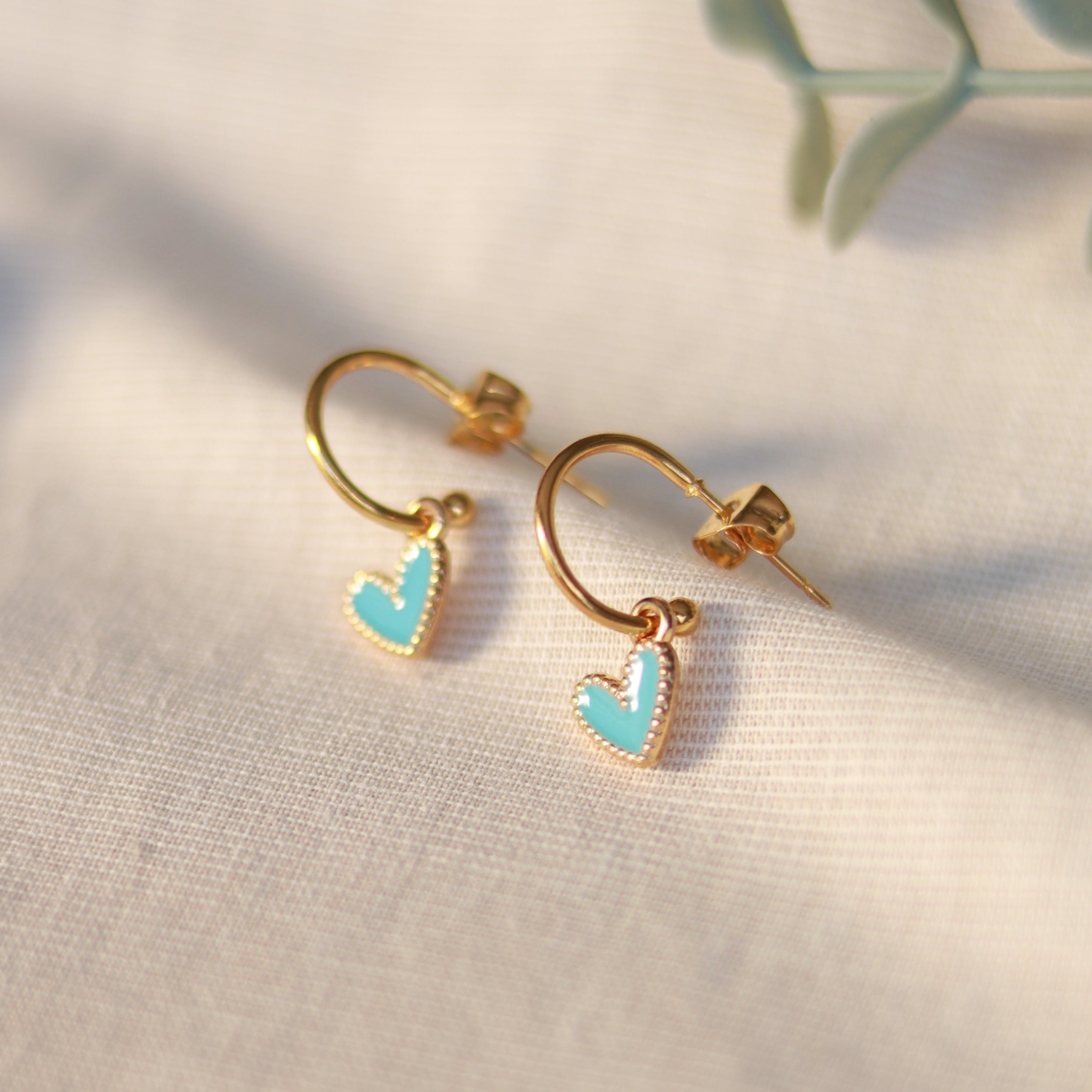 Golden Love | Creolen | Emaille Herz Anhänger | gold | blau