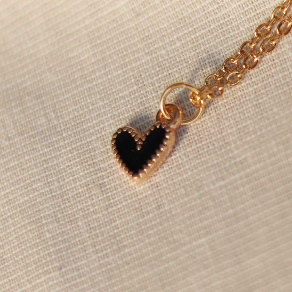 Golden Love | Halskette mit Emaille Herz Anhänger | gold | schwarz