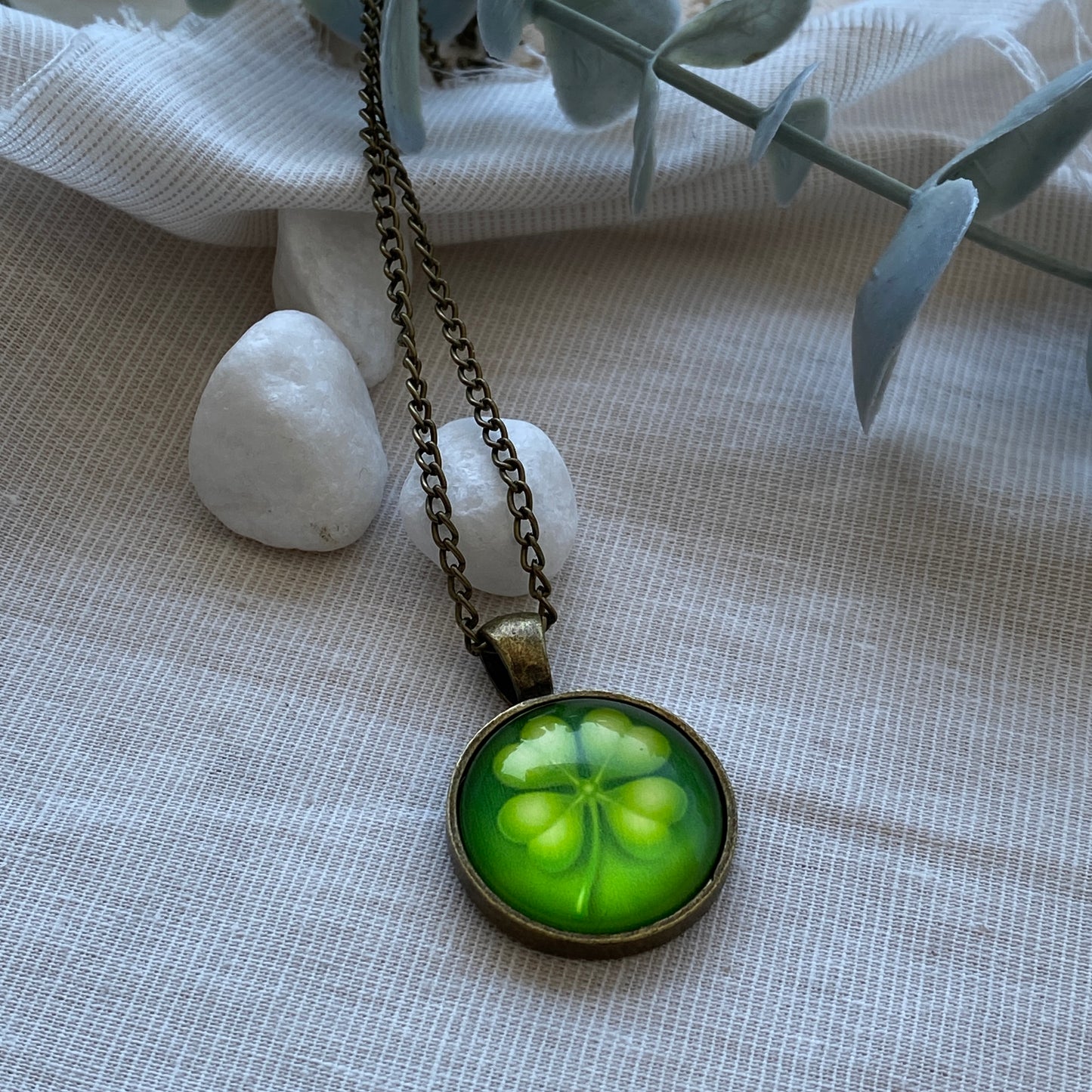 Kleeblatt Kette | Halskette mit Anhänger | bronzefarben