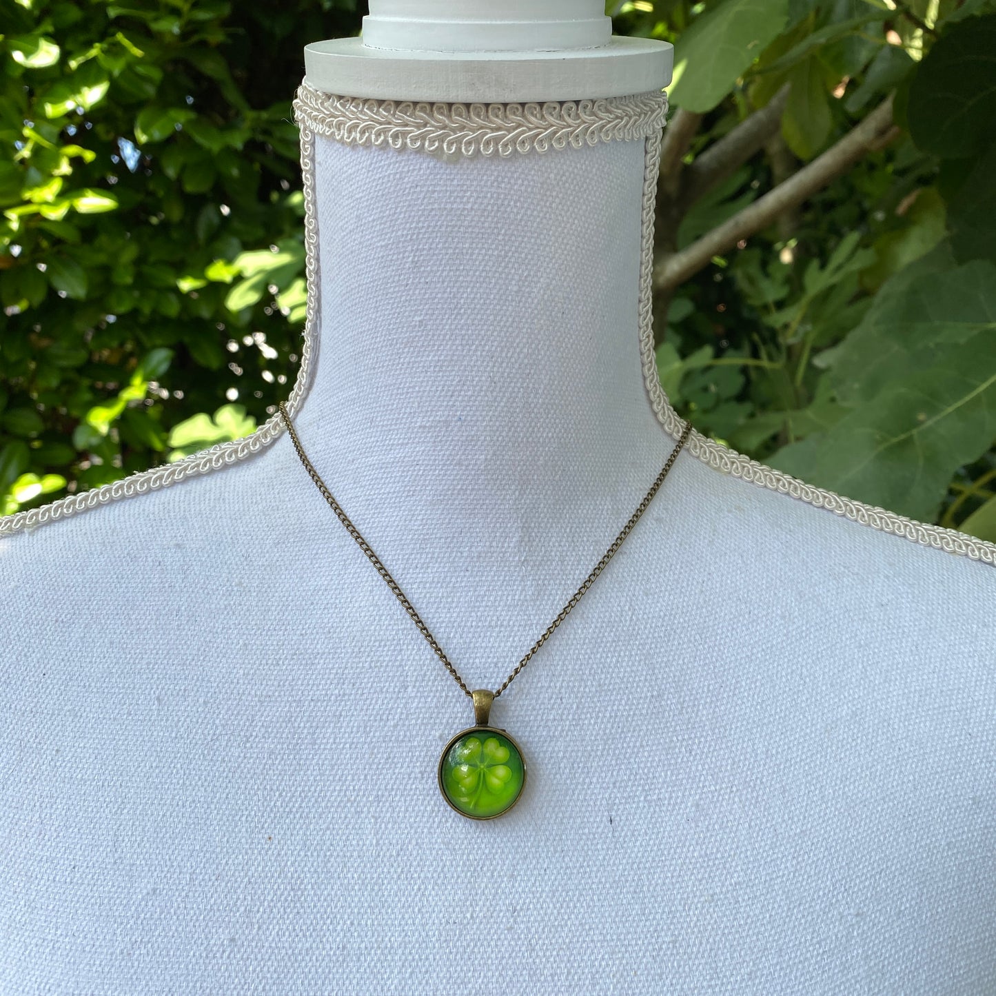 Kleeblatt Kette | Halskette mit Anhänger | bronzefarben