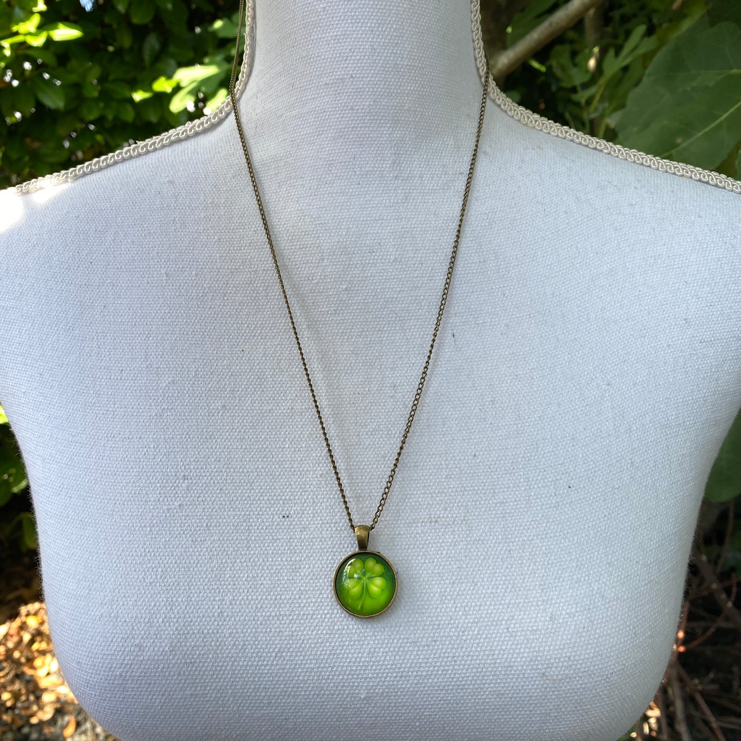 Kleeblatt Kette | Halskette mit Anhänger | bronzefarben