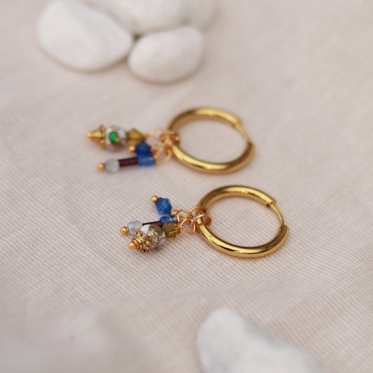 Golden Essence | Creolen | Perlenmix Anhänger | gold | blau