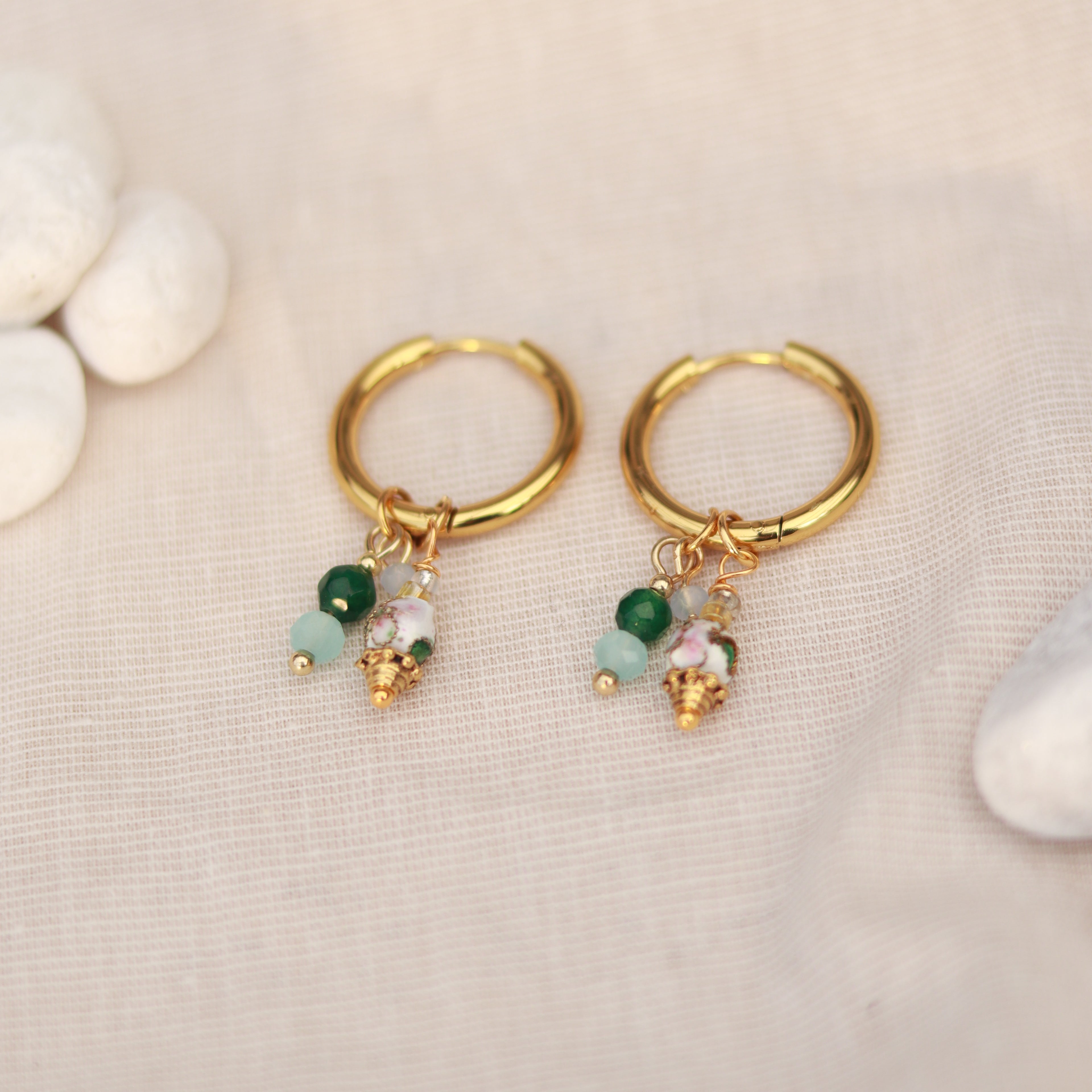 Golden Elegance | Creolen | Cloisonné Emaille Perlen Anhänger | gold | grün