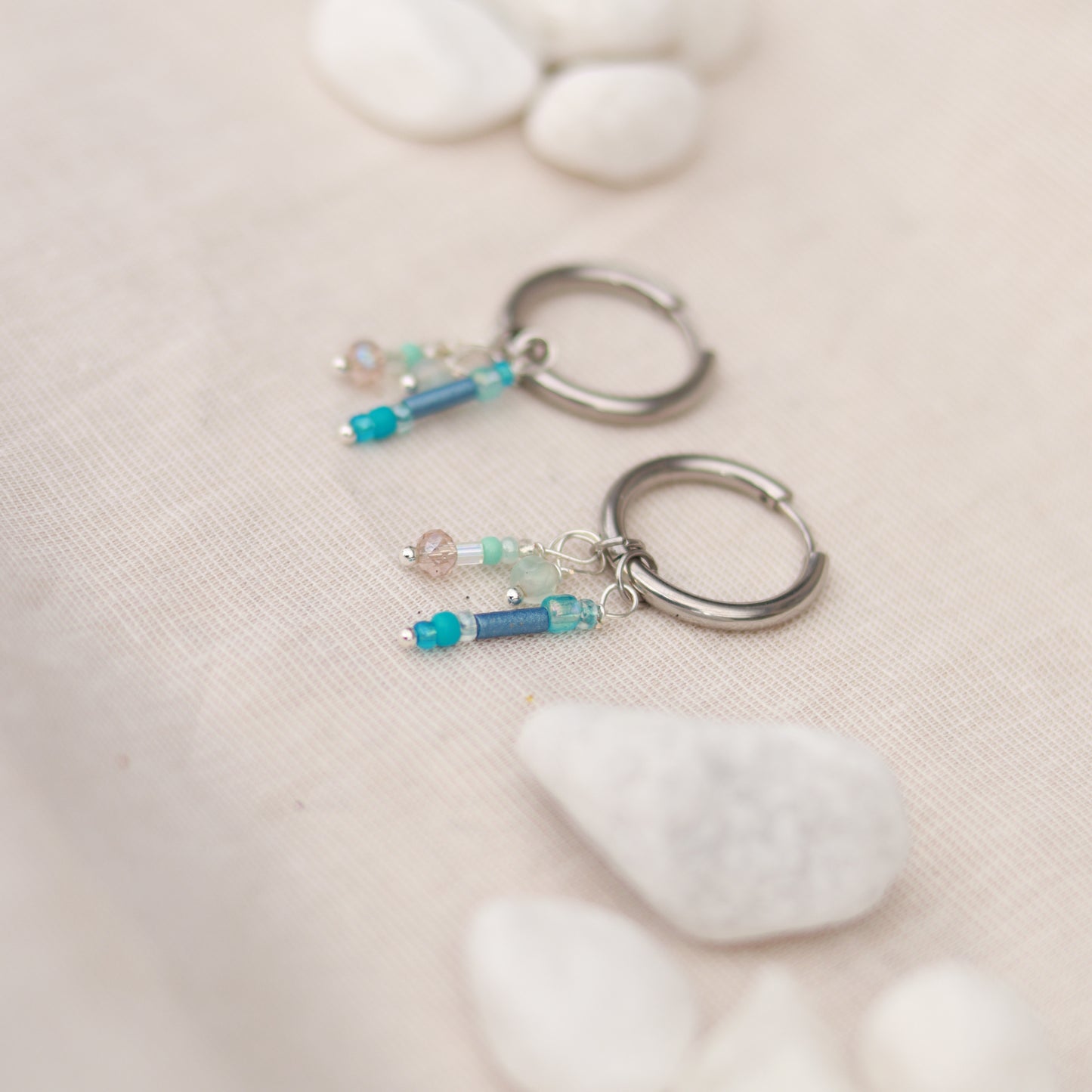 Silver Treasure | Creolen | Perlenmix Anhänger | silber | türkis