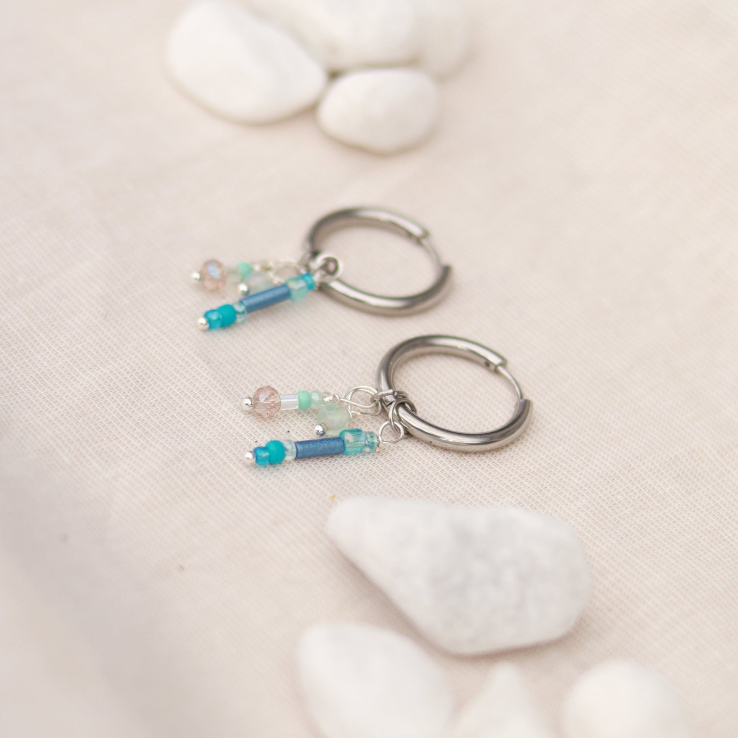 Silver Treasure | Creolen | Perlenmix Anhänger | silber | türkis
