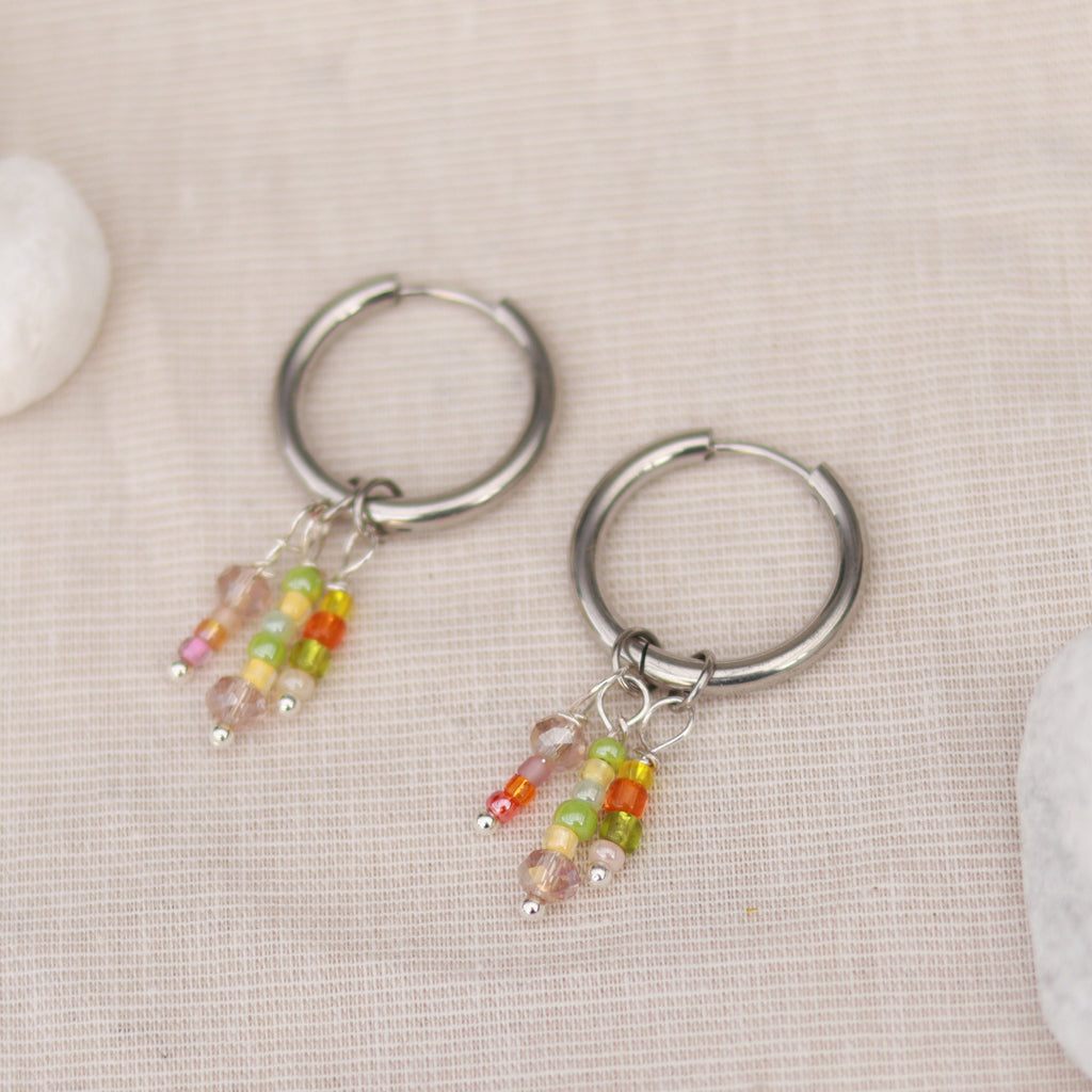 Harmony Hoops | Creolen | Perlenmix Anhänger | silber | bunt